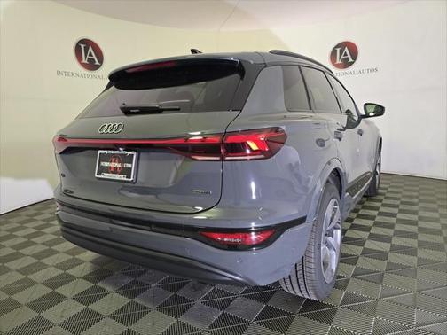 2025 Audi Q6 e-tron Premium Plus quattro