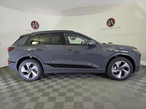 2025 Audi Q6 e-tron Premium Plus quattro