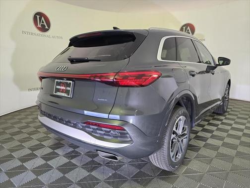 2025 Audi Q5 Premium