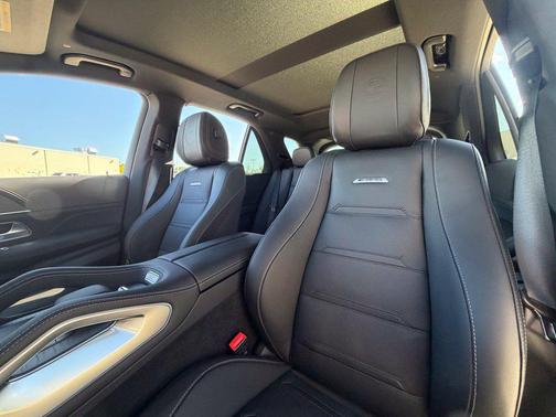 Obsidian Black Metallic 2027 Mercedes-Benz AMG GLE 53e 4MATIC+