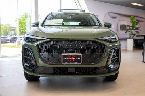 District Green Metallic 2026 Audi Q5 Premium Plus TFSI quattro S tronic