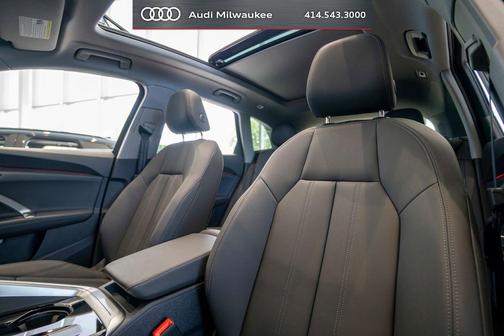 District Green Metallic 2026 Audi Q5 Premium Plus TFSI quattro S tronic