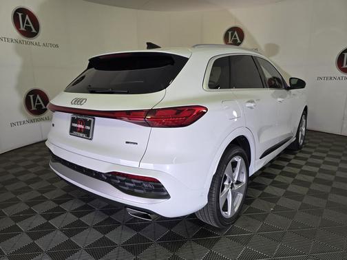 2025 Audi Q5 Prestige TFSI quattro S tronic