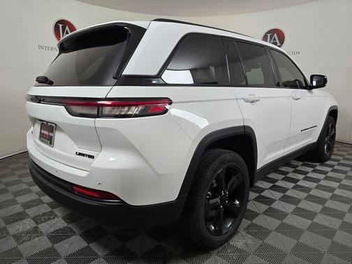Bright White Clearcoat 2023 Jeep Grand Cherokee Limited