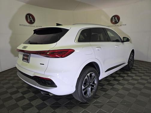 2025 Audi Q5 Premium TFSI quattro S tronic