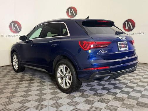2022 Audi Q3 45 S line Premium