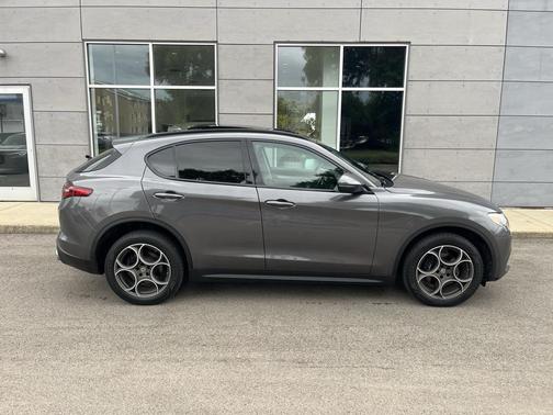 2018 Alfa Romeo Stelvio Sport