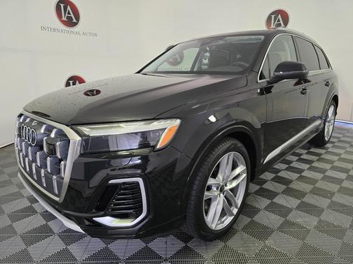 2025 Audi Q7 55 Premium Plus