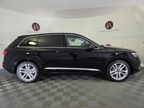 2025 Audi Q7 55 Premium Plus
