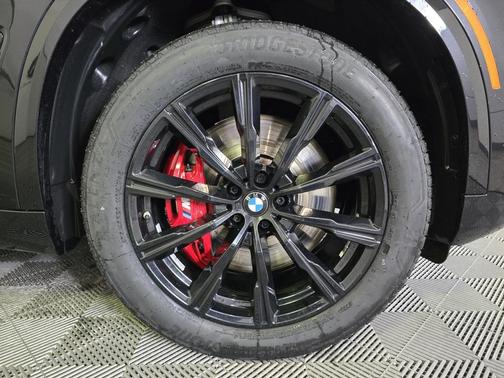 2023 BMW X5 M50i