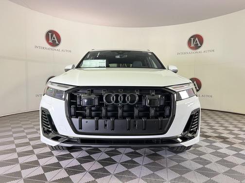 2026 Audi Q7 55 Premium Plus
