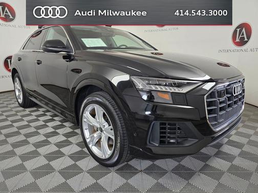Mythos Black Metallic 2023 Audi Q8 55 Premium
