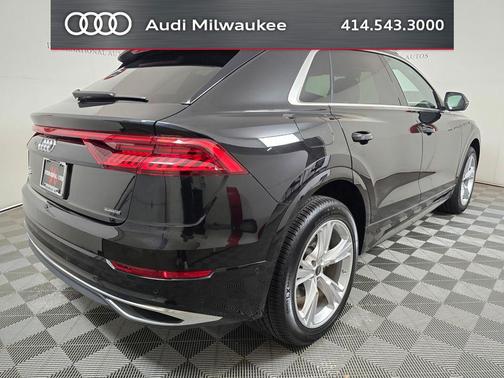 Mythos Black Metallic 2023 Audi Q8 55 Premium
