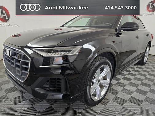 Mythos Black Metallic 2023 Audi Q8 55 Premium