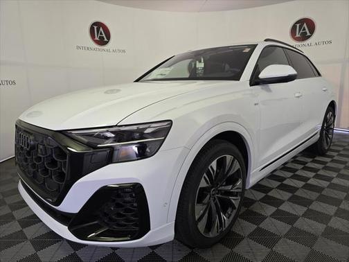 2025 Audi Q8 55 Premium Plus