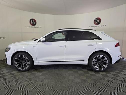 2025 Audi Q8 55 Premium Plus