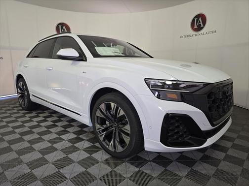2025 Audi Q8 55 Premium Plus