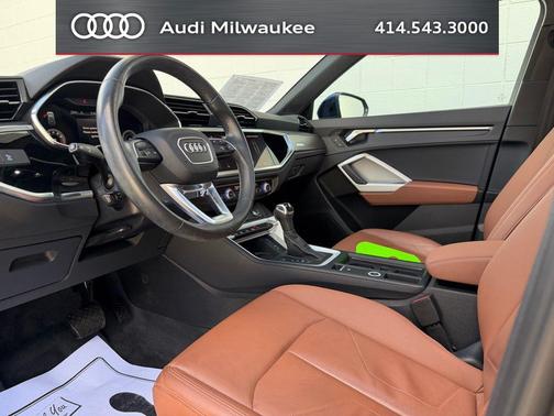 Navarra Blue Metallic 2023 Audi Q3 45 S line Premium Plus