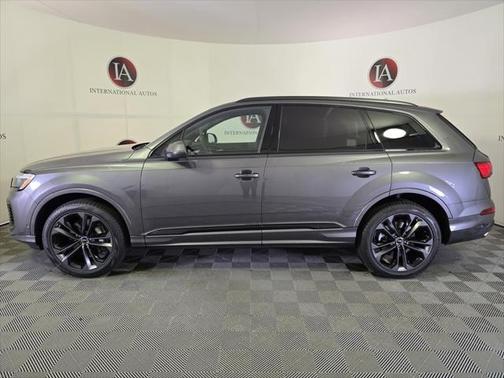 2025 Audi Q7 55 Premium Plus