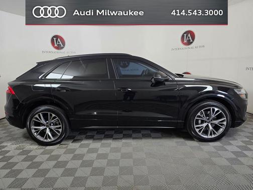 Mythos Black Metallic 2023 Audi Q8 55 Premium