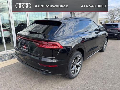 Mythos Black Metallic 2023 Audi Q8 55 Premium