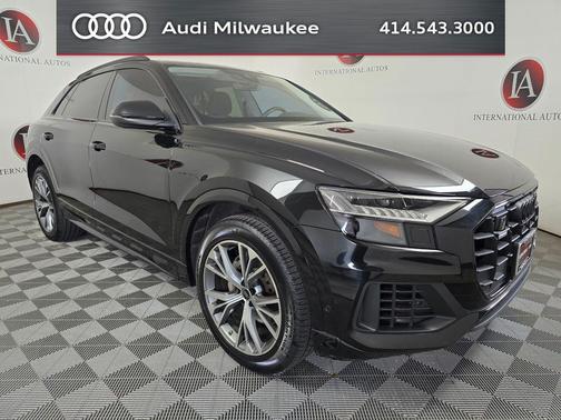 Mythos Black Metallic 2023 Audi Q8 55 Premium