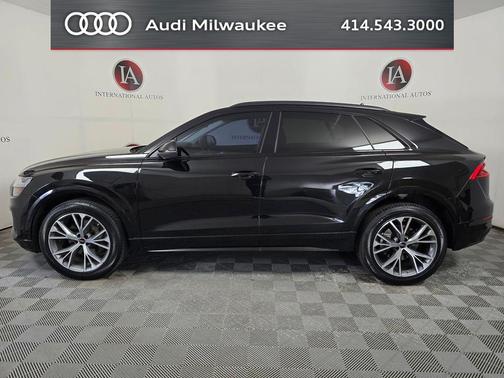 Mythos Black Metallic 2023 Audi Q8 55 Premium
