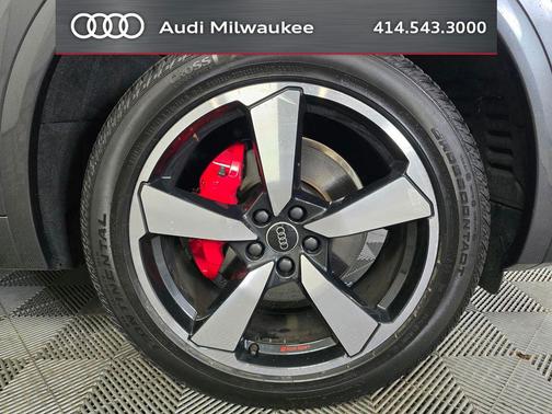 Daytona Gray Pearl Effect 2024 Audi Q5 45 S line Premium Plus