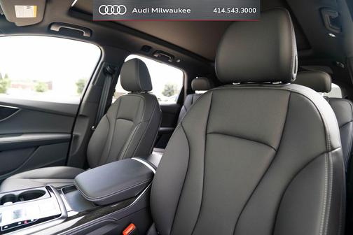 Mythos Black Metallic 2026 Audi Q7 55 Premium Plus