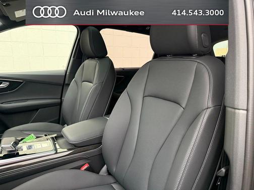 Mythos Black Metallic 2026 Audi Q7 55 Premium Plus