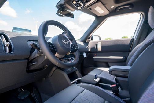 Nanuq White Metallic 2027 MINI Countryman Cooper S ALL4