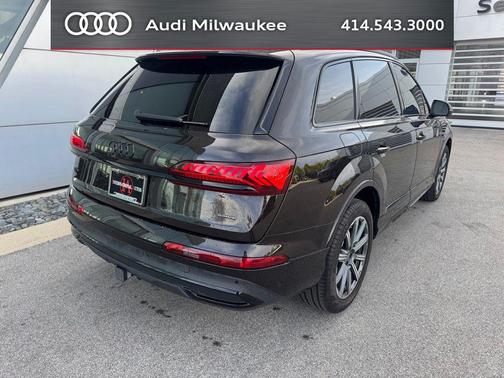 Tamarind Brown Metallic 2023 Audi Q7 45 Premium Plus