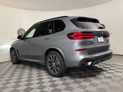 Skyscraper Grey Metallic 2026 BMW X5 xDrive40i