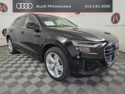 Mythos Black Metallic 2023 Audi Q8 55 Premium