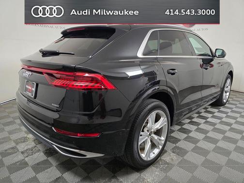Mythos Black Metallic 2023 Audi Q8 55 Premium