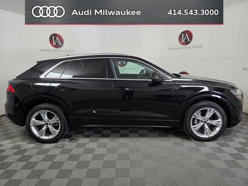 Mythos Black Metallic 2023 Audi Q8 55 Premium