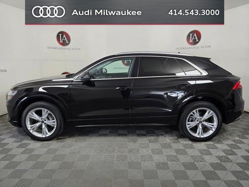 Mythos Black Metallic 2023 Audi Q8 55 Premium