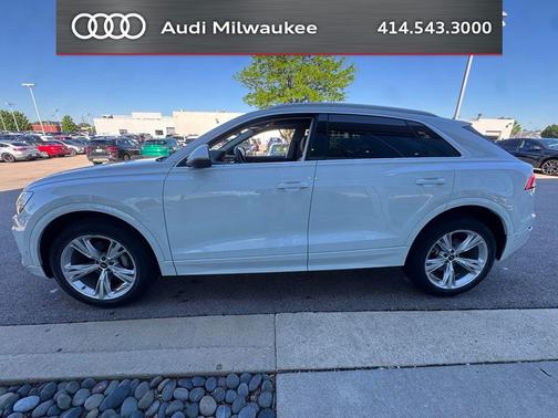 Glacier White Metallic 2023 Audi Q8 55 Premium