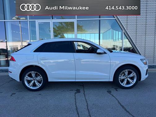 Glacier White Metallic 2023 Audi Q8 55 Premium