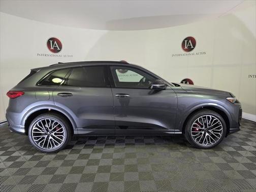 2025 Audi SQ5 3.0T Premium Plus