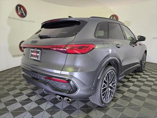 2025 Audi SQ5 3.0T Premium Plus