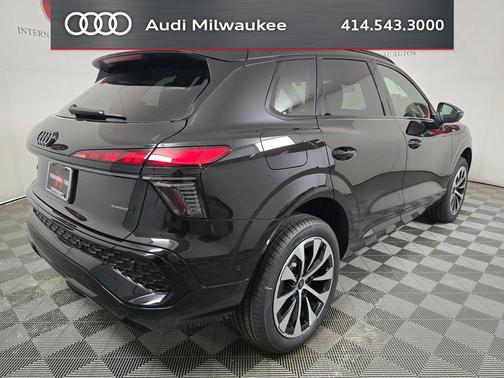 Mythos Black Metallic 2026 Audi Q3 TFSI quattro S tronic