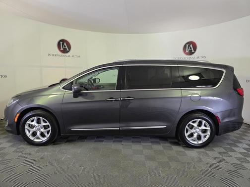2018 Chrysler Pacifica Touring-L