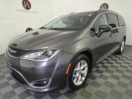 2018 Chrysler Pacifica Touring-L