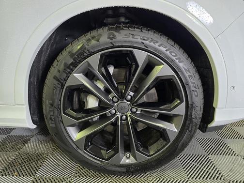 2026 Audi Q7 55 Premium Plus