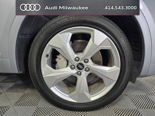 Florett Silver Metallic 2023 Audi Q5 45 S line Premium Plus