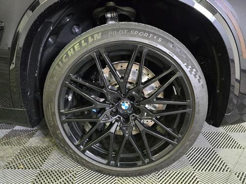 2025 BMW X5 M Base