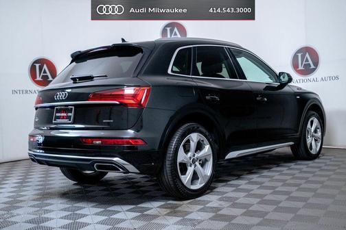 Mythos Black Metallic 2023 Audi Q5 45 S line Premium Plus