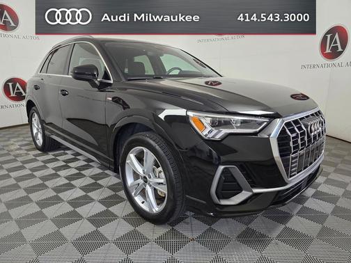 Mythos Black Metallic 2023 Audi Q3 Premium 45 TFSI S line quattro Tiptronic