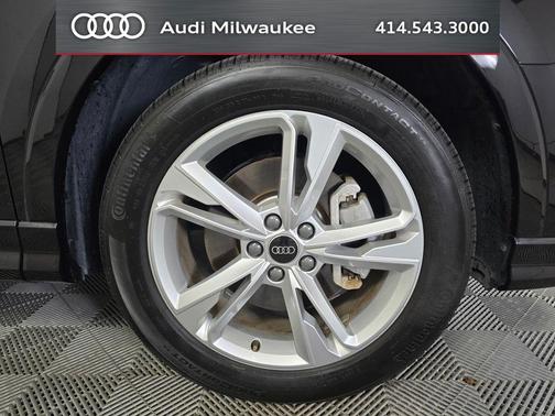 Mythos Black Metallic 2023 Audi Q3 Premium 45 TFSI S line quattro Tiptronic